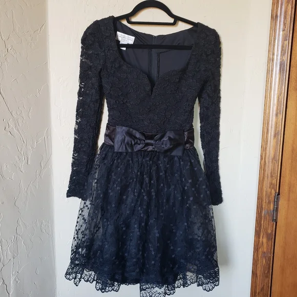 chinese dress ladies Vintage Jessica Mcclintock black & white dress